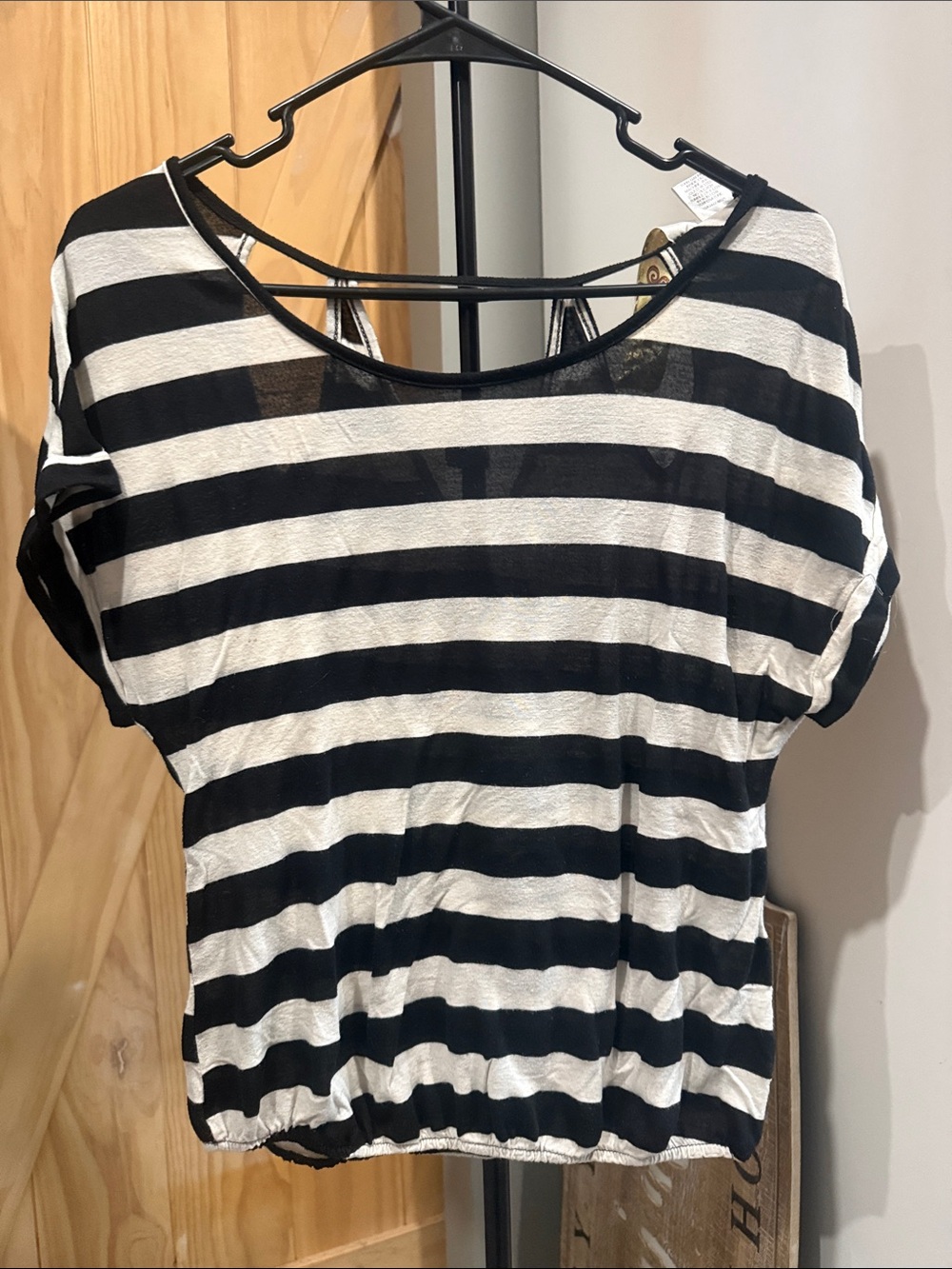 Striped Black & White Crop Top - Casual Scoop Neck